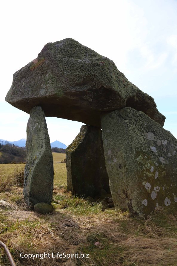 Bachwen Burial Chamber, Clynnog Fawr, Wales